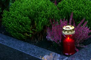 Dlaczego pomniki na grobach bliskich mają tak duże znaczenie?