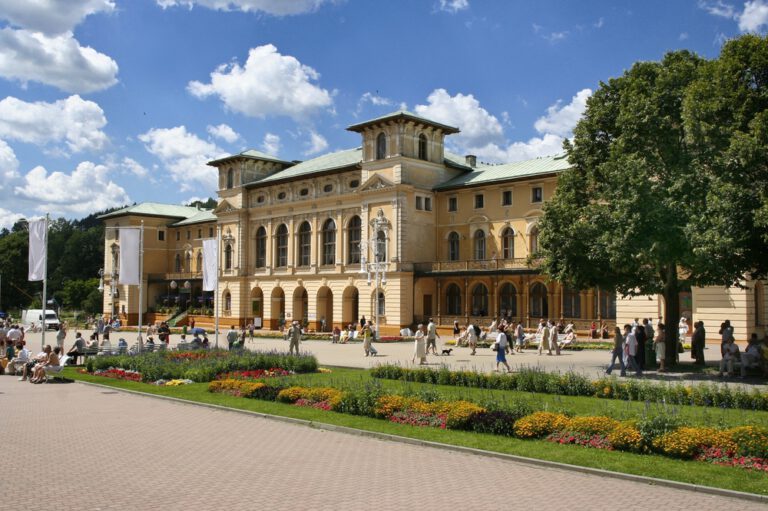 Perła polskich uzdrowisk: Krynica-Zdrój – noclegi i apartamenty w górach dla każdego